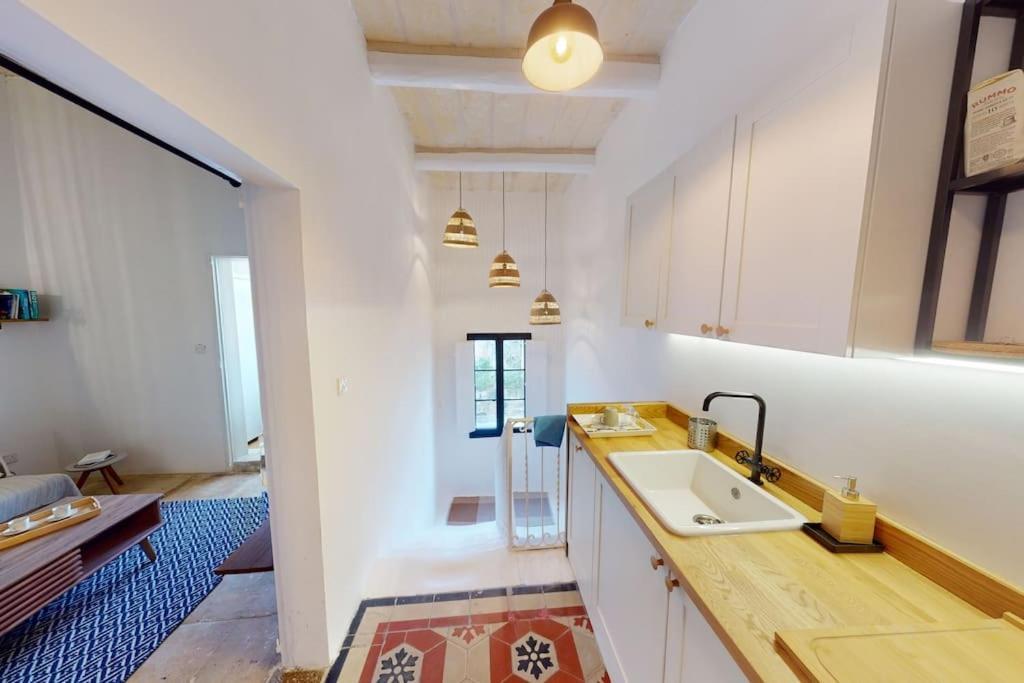 Narrow Street Suite Victoria Exterior photo