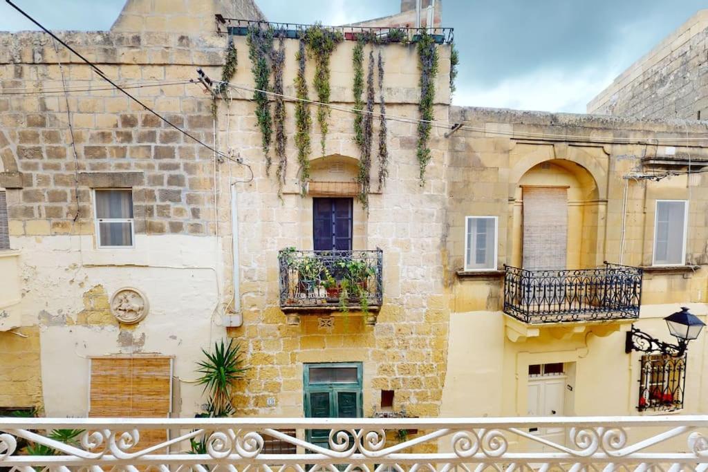 Narrow Street Suite Victoria Exterior photo