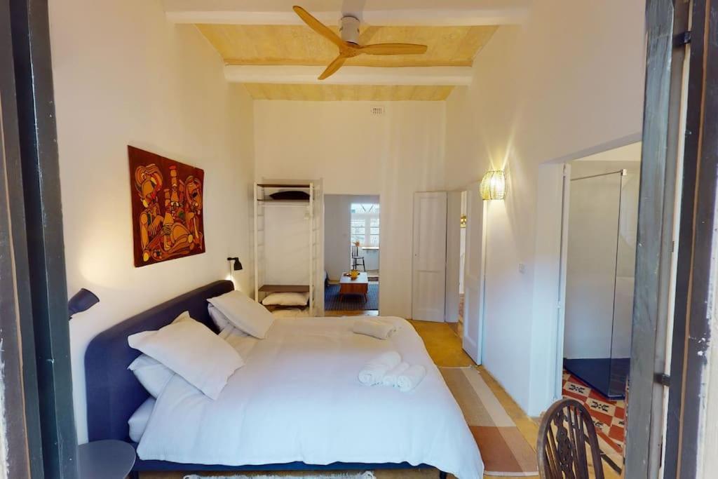 Narrow Street Suite Victoria Exterior photo
